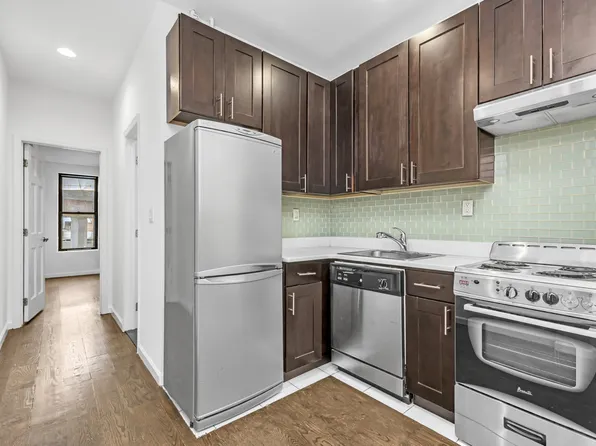 32 Garnet Street image 4 of 5