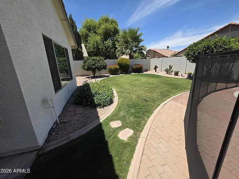 2442 E Nathan Way — Photo 42