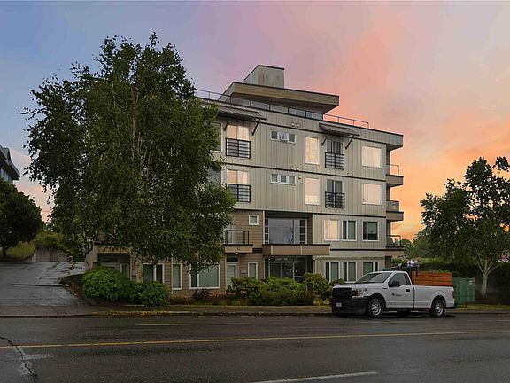 2nd image of 1405 Esquimalt Rd #102