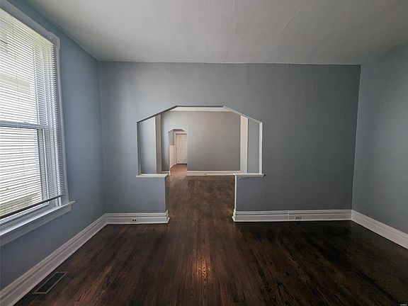5th image of 4172 Taft Ave