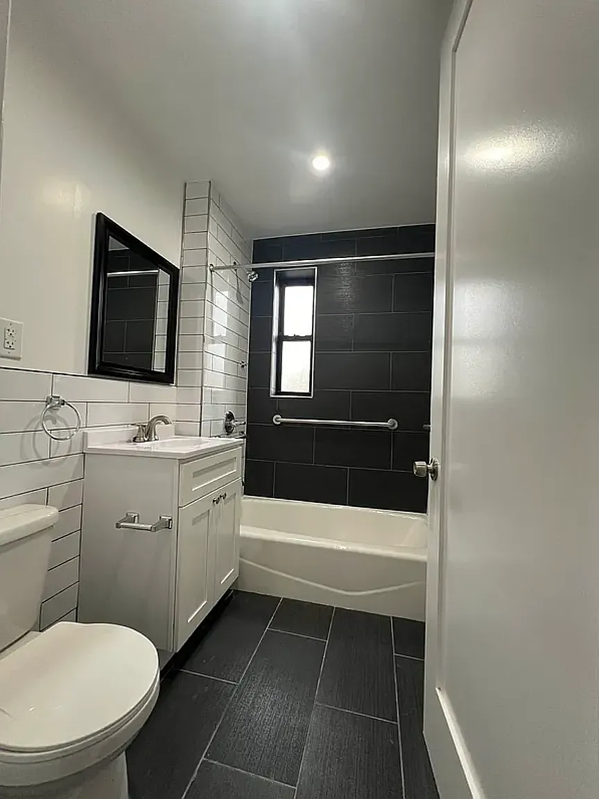 1072 Woodycrest Avenue — Photo 4