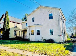 37 Bridge St, Carthage, NY 13619