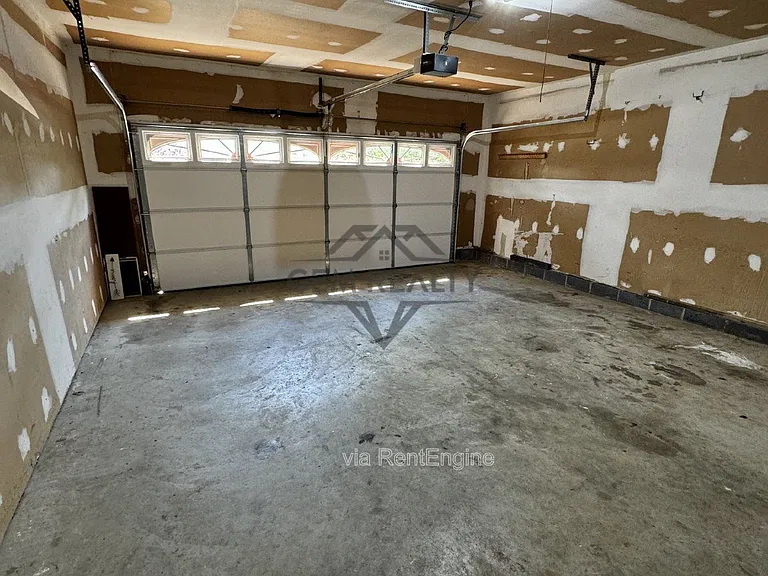 5088 Blarney St — Photo 24