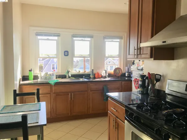 2448 Foothill Blvd, Oakland, CA 94601