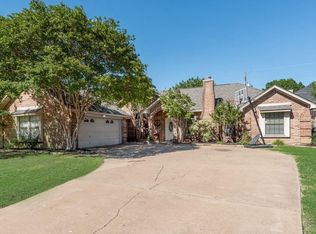 7020 Live Oak Dr, North Richland Hills, TX 76182