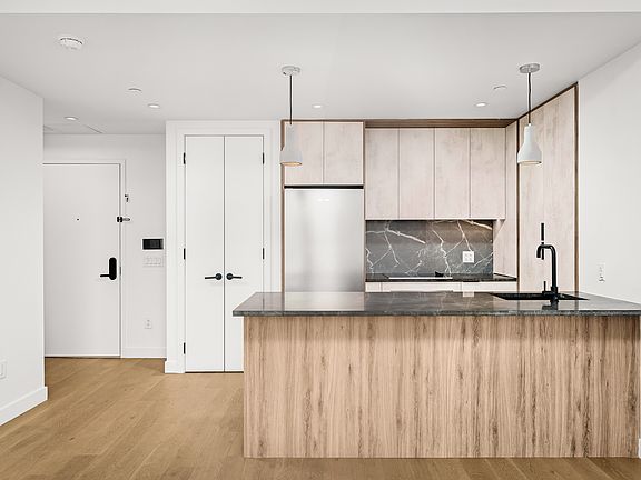 5th image of 828 Metropolitan Ave #8K