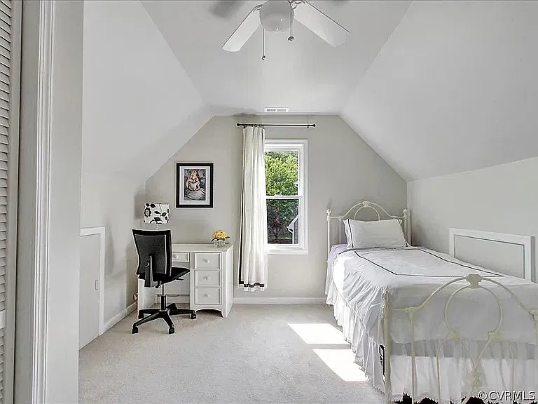 4 bed, 2.5 bath, 1978 sqft, $2,800 — Photo 2