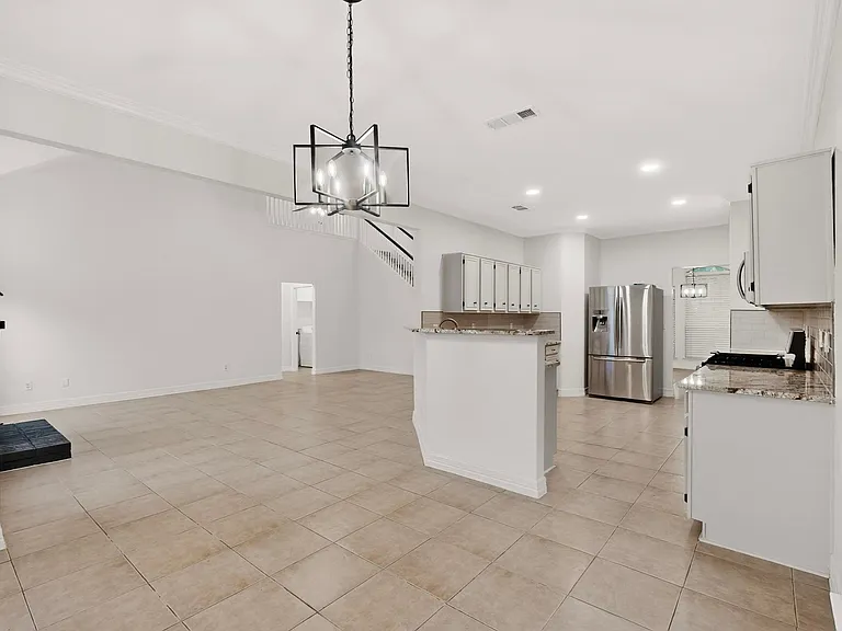 817 Edmonton Dr — Photo 29