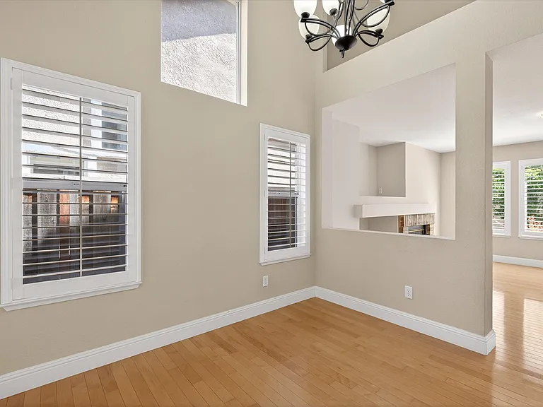 2056 Olivia Ct — Photo 10