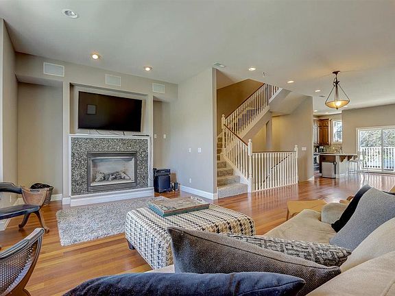 5th image of 513 W Reservoir Ave #513