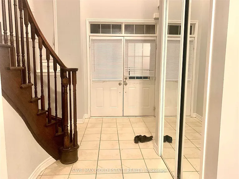 9 Troyer St #UPPER — Photo 2
