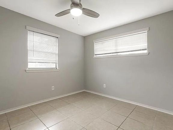 4th image of 4822 Dodt Ave #4824