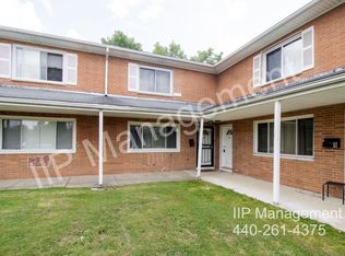 4871 Banbury Ct APT 11, Warrensville Heights, OH