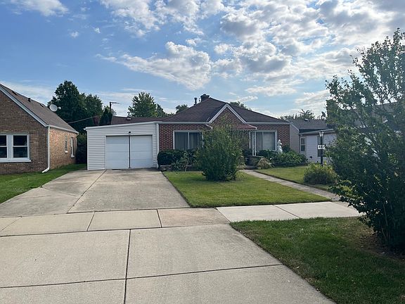 2nd image of 4419 Grace St
