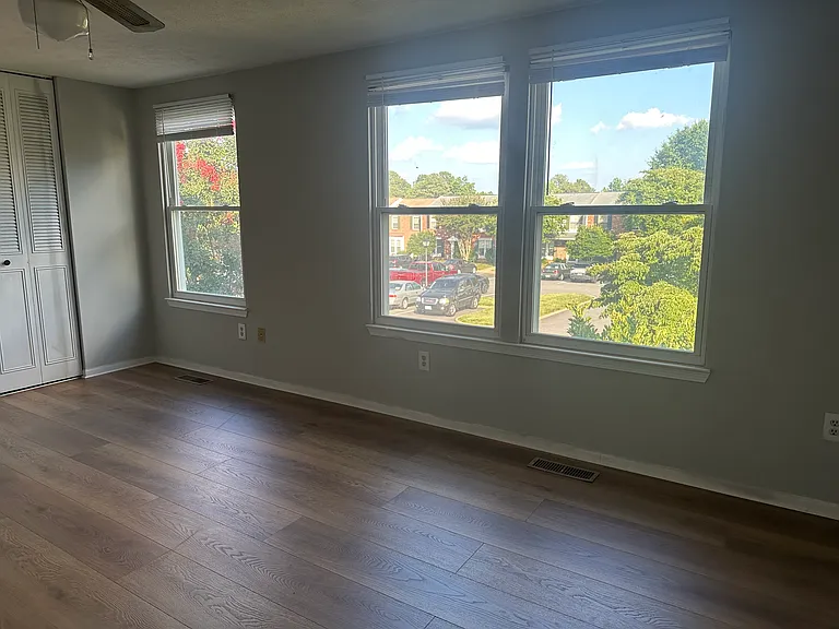 8414 Klarey Ct — Photo 4
