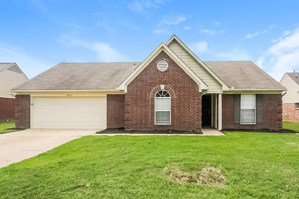 3 bed, 2.0 bath, 1602 sqft, $2,010 — Photo 1