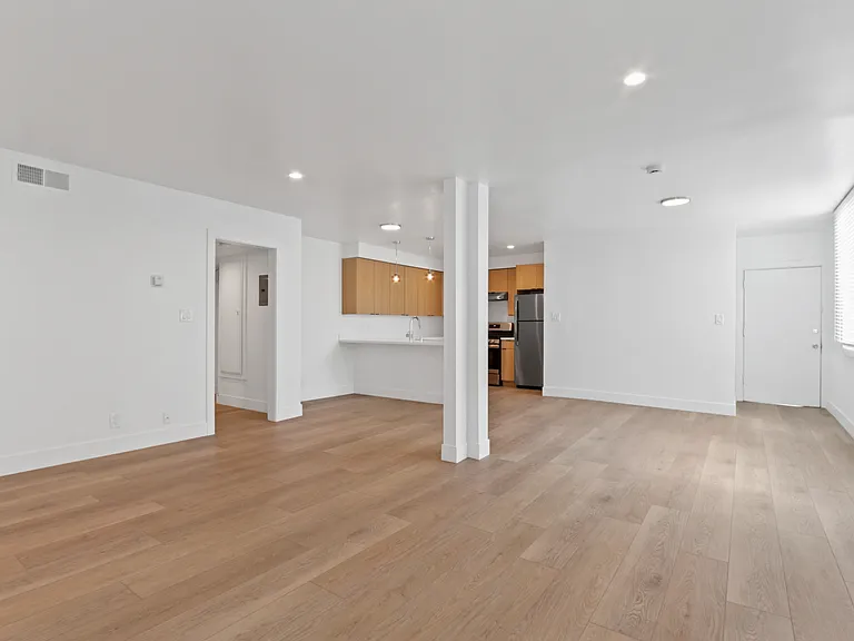 401 Washington — Photo 14