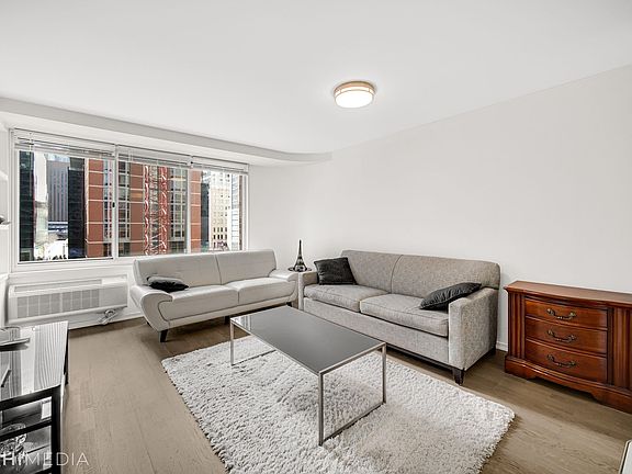 4th image of 211 E Ohio St APT 711