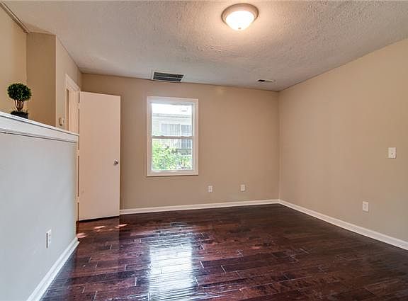 5th image of 703 N 2nd St