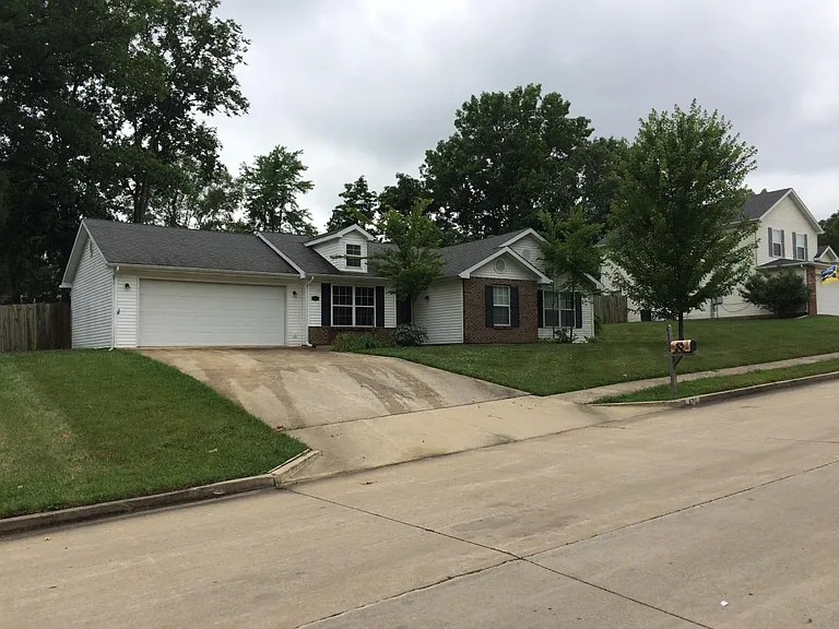 4710 Timber Ln — Photo 2