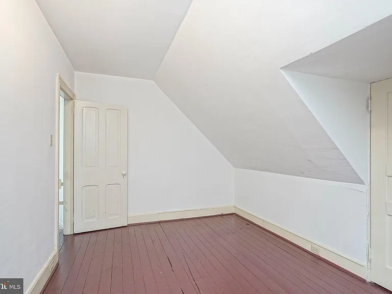 315 Chestnut St — Photo 30