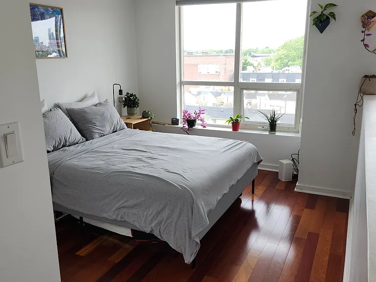 800 King St W #619 — Photo 8