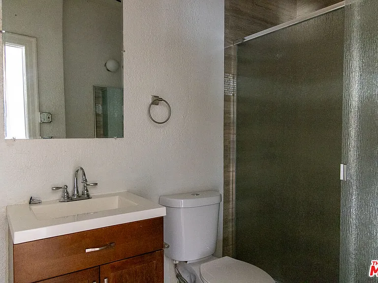 661 Shatto Pl #201 — Photo 7