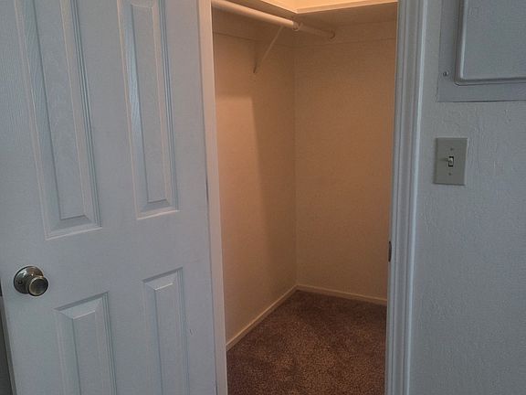4th image of 415 S 8th St #6