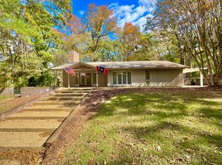 1812 Seminole Dr, Columbus, MS 39705