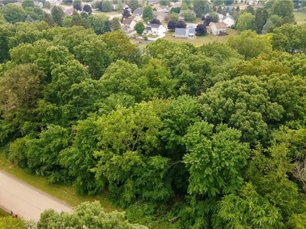 Woodmere Dr, Wooster, OH 44691