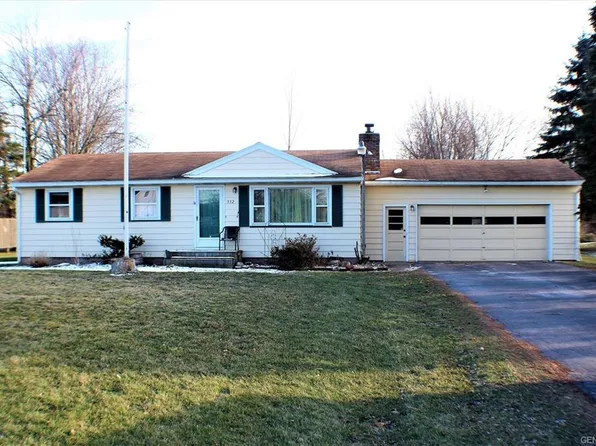 332 Ridge Rd, Ontario, NY 14519
