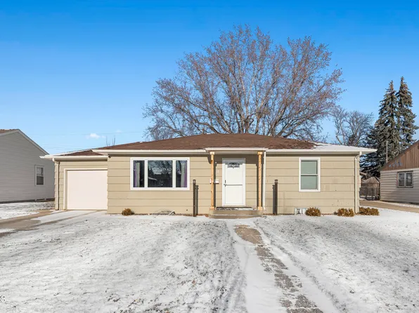 112 Seminole Ave, Bismarck, ND 58501