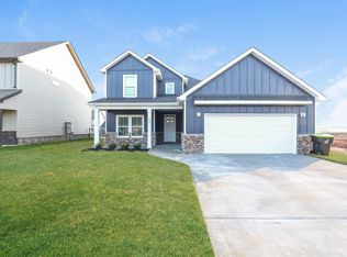 909 Vendue Ave, Clarksville, TN 37042