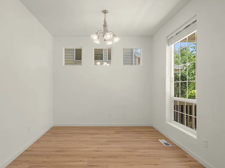 10373 NE Okanogan St — Photo 4