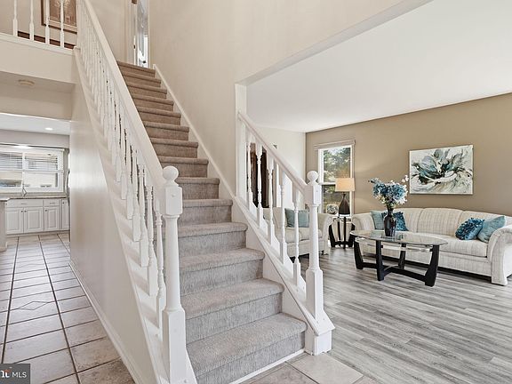 3rd image of 9 Hibiscus Pl