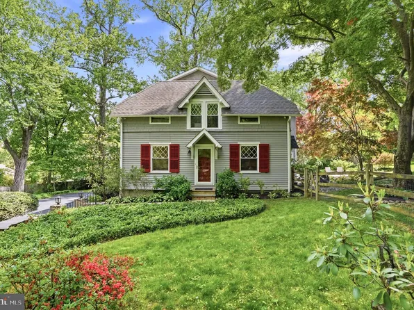 211 Comrie Dr, Villanova, PA 19085