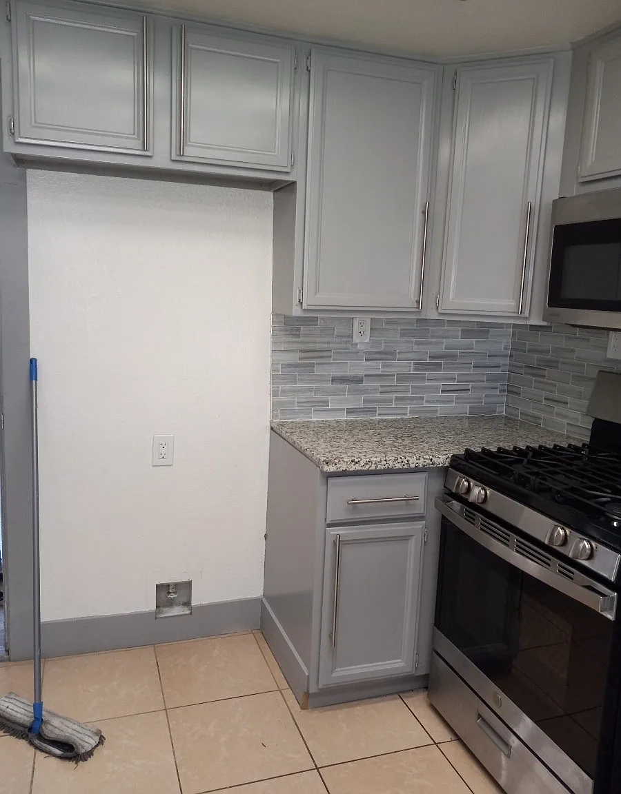 3 bed, 1111 sqft, $2,975 — Photo 2
