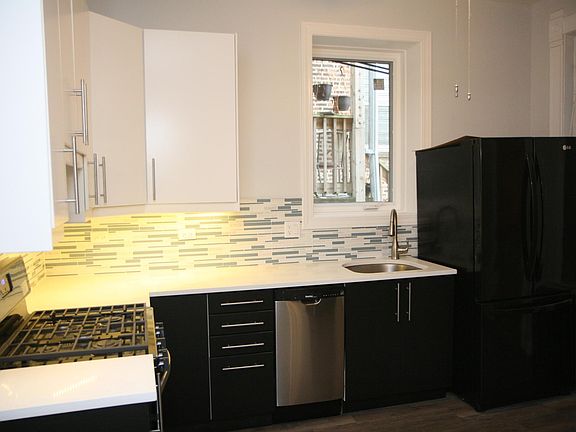 5th image of 2706 N Richmond St #1