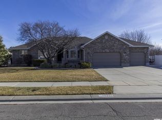 10777 S Martingale Dr, South Jordan, UT 84095