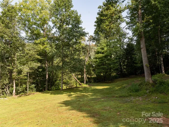 9999 Del Sol Dr #8-9, Mills River, NC 28759