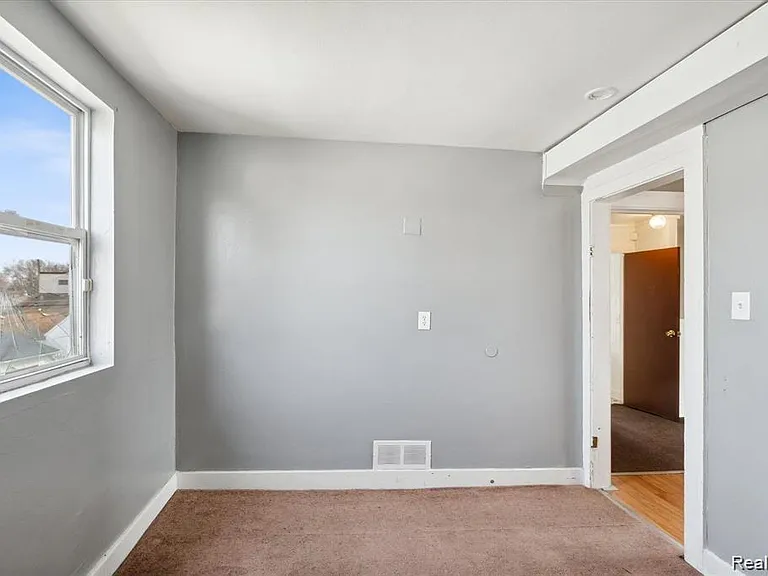 7068 Ford Ave — Photo 3