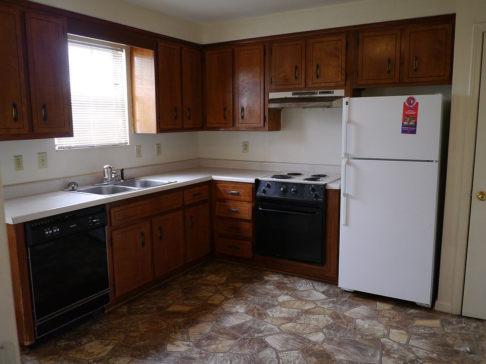 2nd image of 286 Northridge Dr APT 3