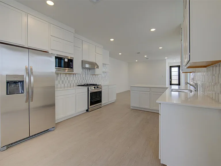 1047 Blue Stone Dr — Photo 19