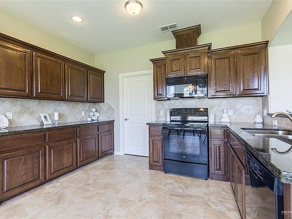 3rd image of 5301 Escondido Pass
