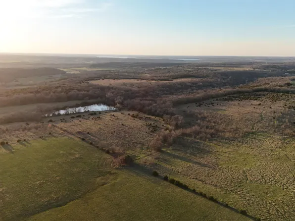 1240 N 900th Rd, Lawrence, KS 66047