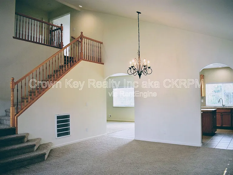 767 Bishop St — Photo 7