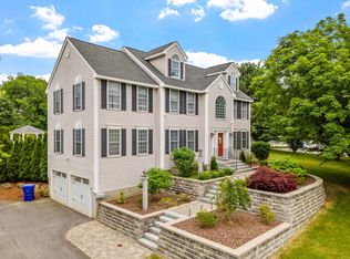 2 Bradford Cir, Hudson, NH 03051