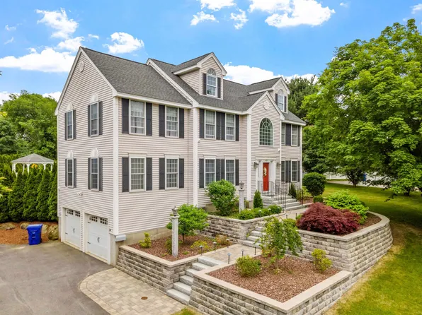 2 Bradford Circle, Hudson, NH 03051