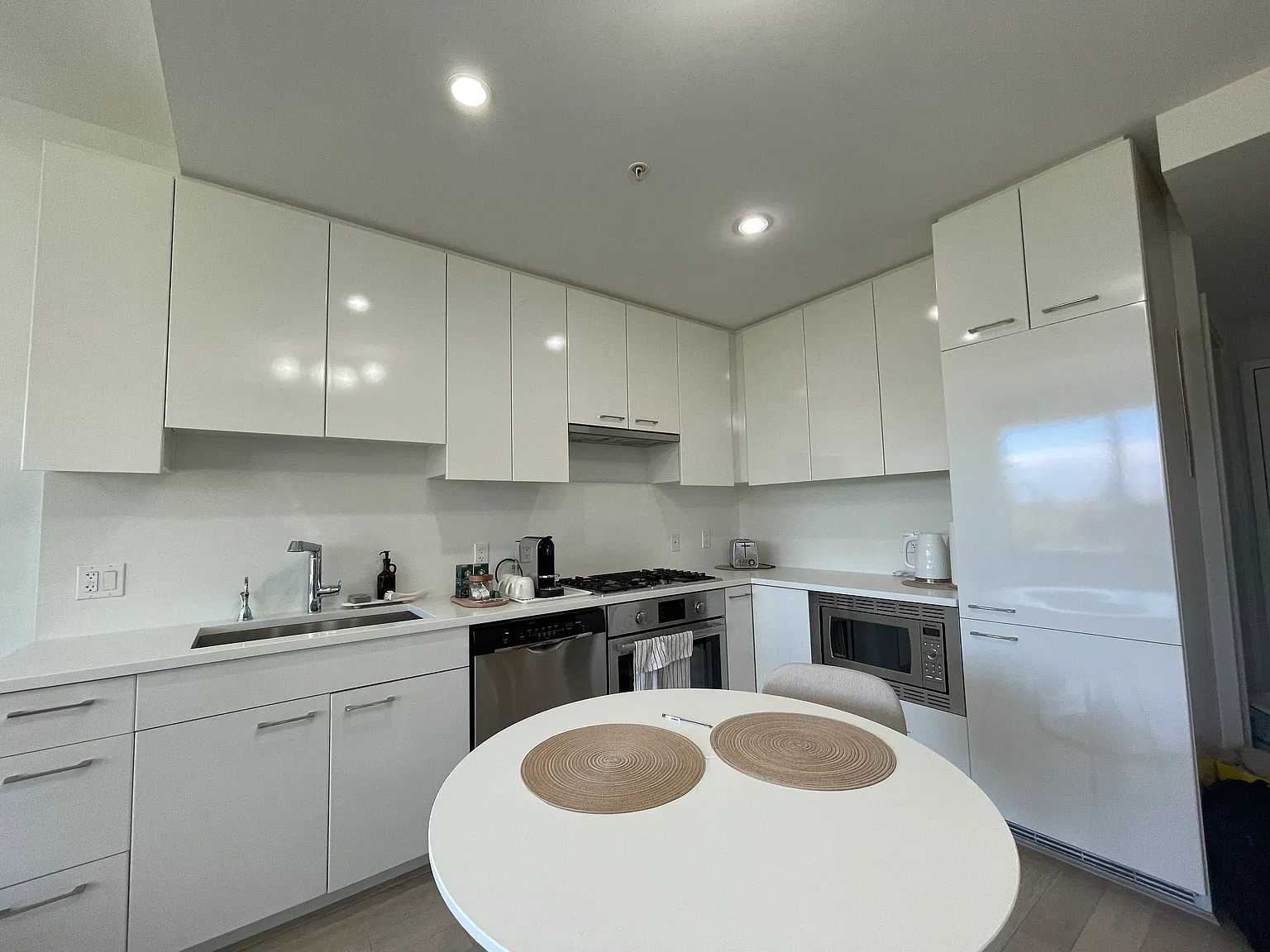 1 bed, 525 sqft, $2,200 — Photo 4
