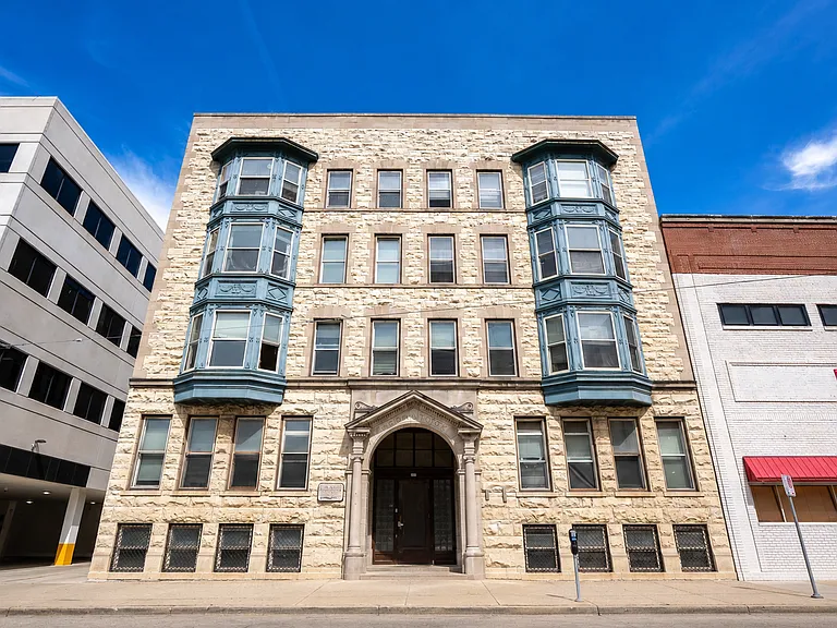828 N Milwaukee St — Photo 25